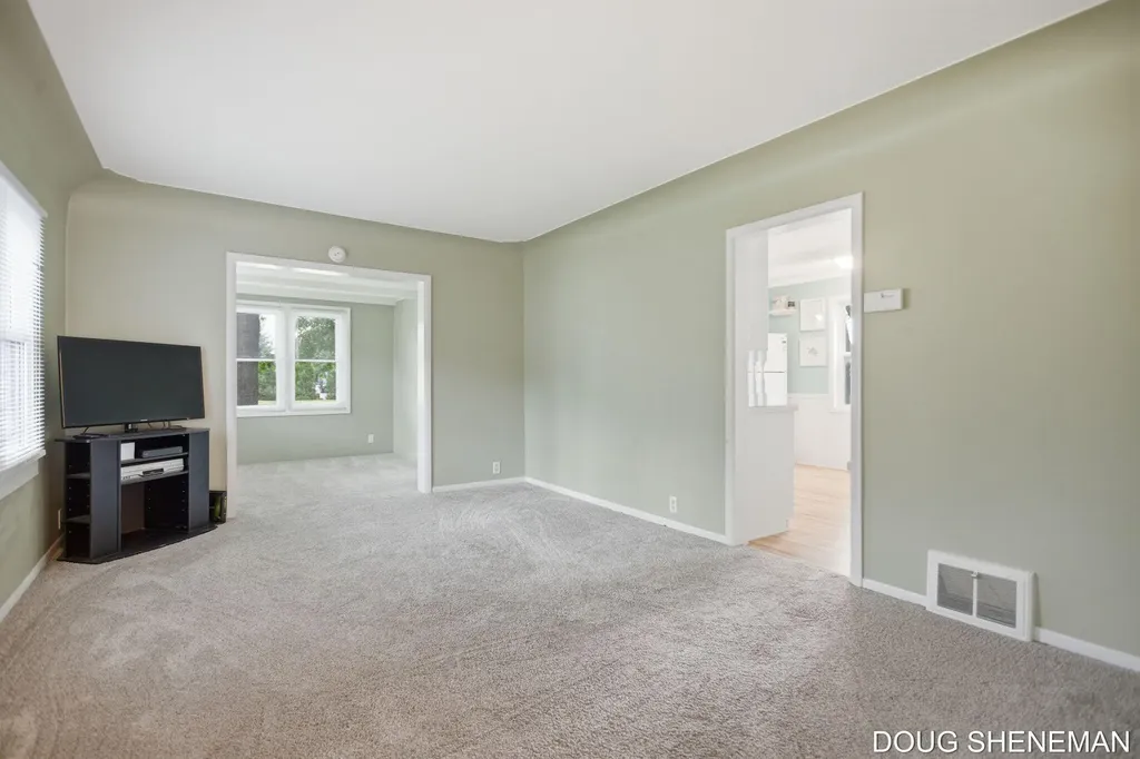 145 W Roosevelt Avenue Holland Charter Township MI 49464