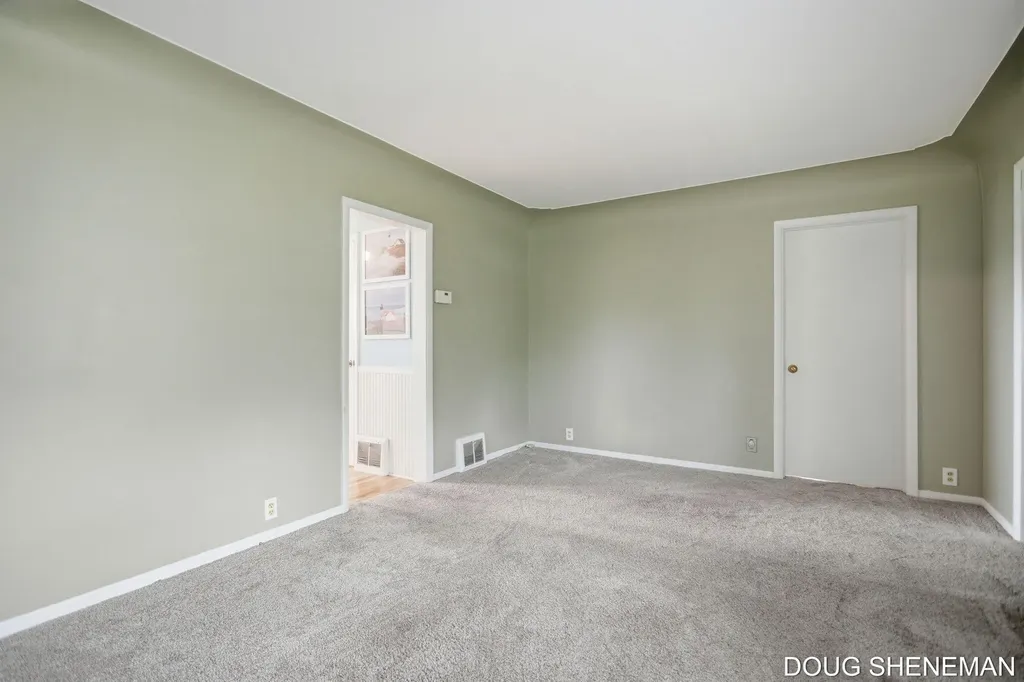 145 W Roosevelt Avenue Holland Charter Township MI 49464