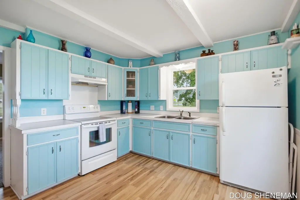 145 W Roosevelt Avenue Holland Charter Township MI 49464