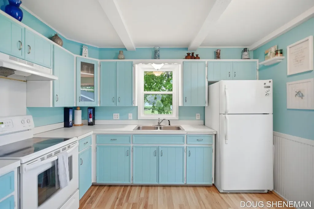 145 W Roosevelt Avenue Holland Charter Township MI 49464
