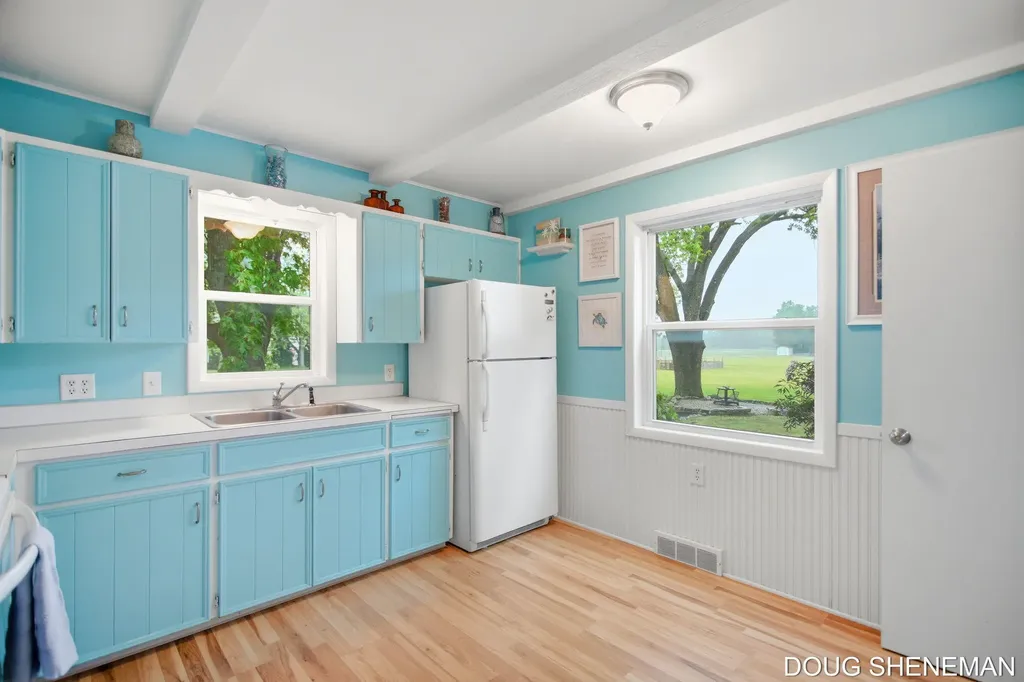 145 W Roosevelt Avenue Holland Charter Township MI 49464