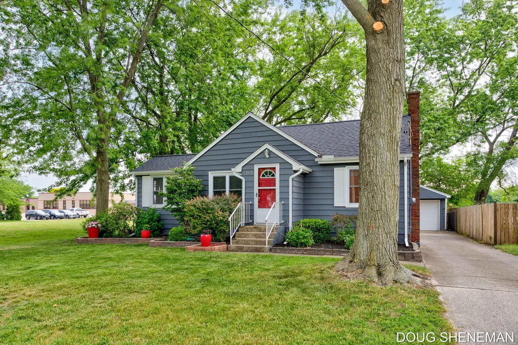 145 W Roosevelt Avenue Holland Charter Township MI 49464