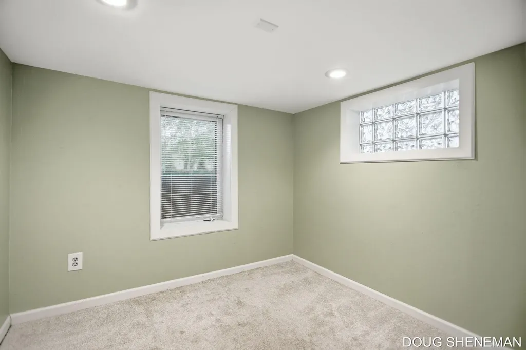 145 W Roosevelt Avenue Holland Charter Township MI 49464