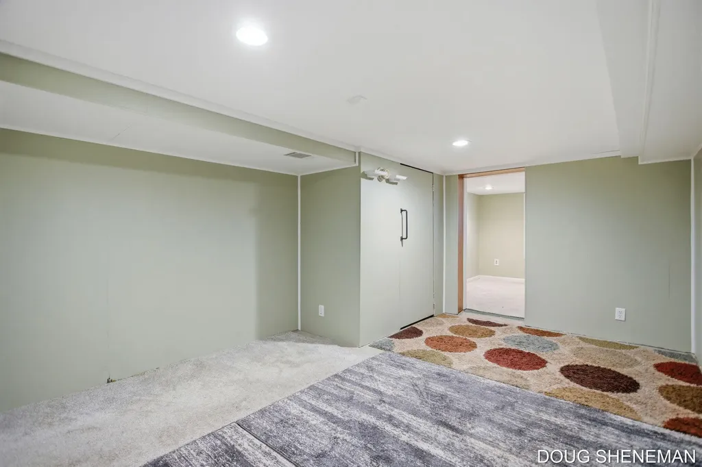145 W Roosevelt Avenue Holland Charter Township MI 49464