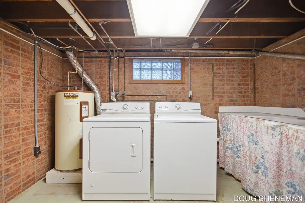 145 W Roosevelt Avenue Holland Charter Township MI 49464