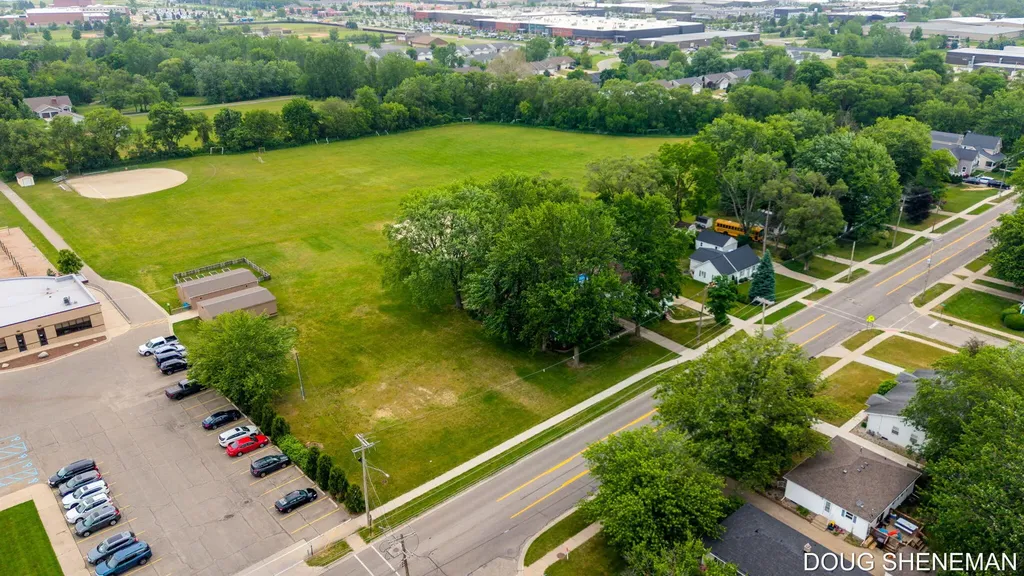 145 W Roosevelt Avenue Holland Charter Township MI 49464