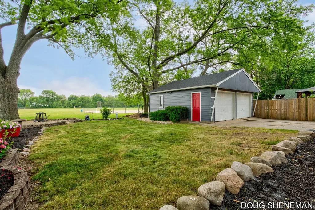 145 W Roosevelt Avenue Holland Charter Township MI 49464