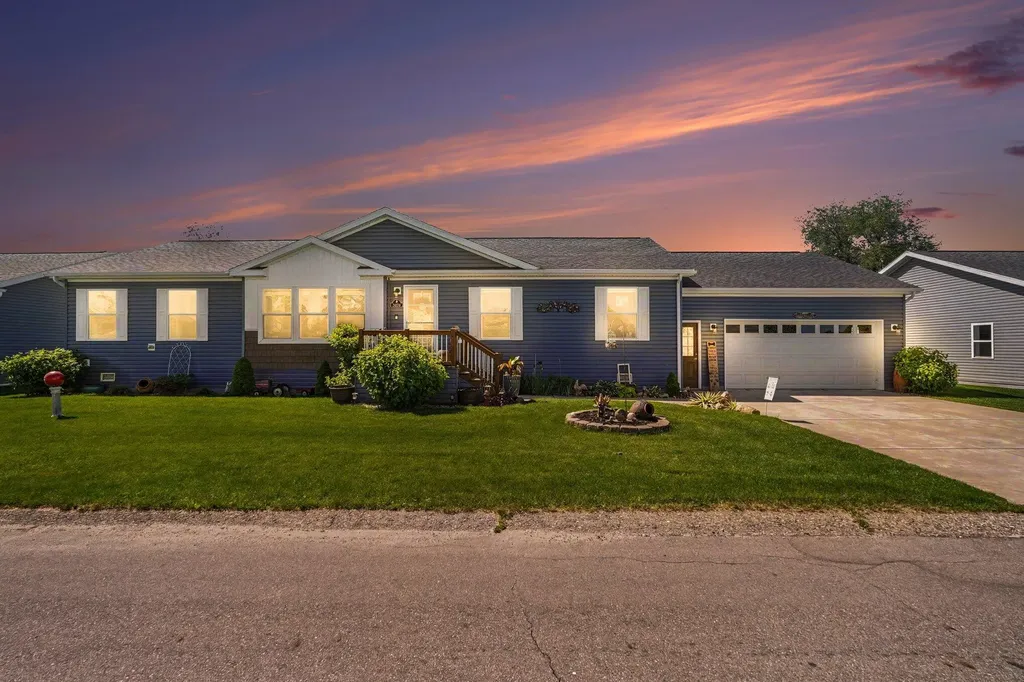 3676 Hollyfield Drive Solon Township MI 49319