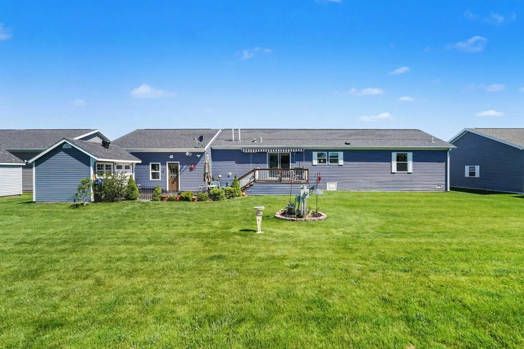 3676 Hollyfield Drive Solon Township MI 49319