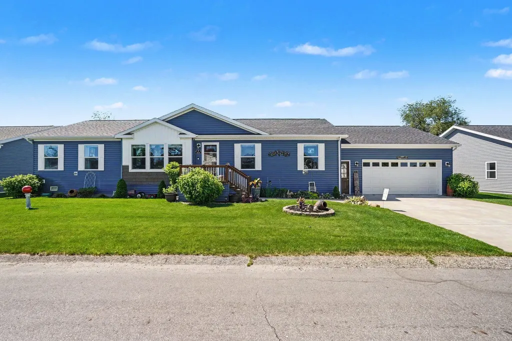 3676 Hollyfield Drive Solon Township MI 49319