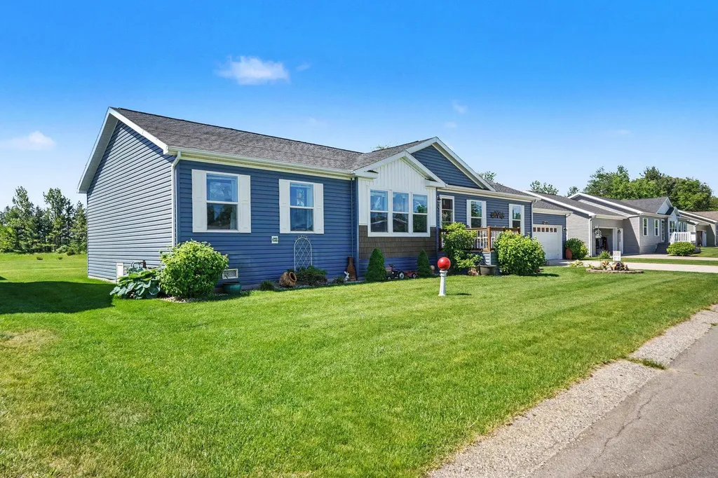 3676 Hollyfield Drive Solon Township MI 49319