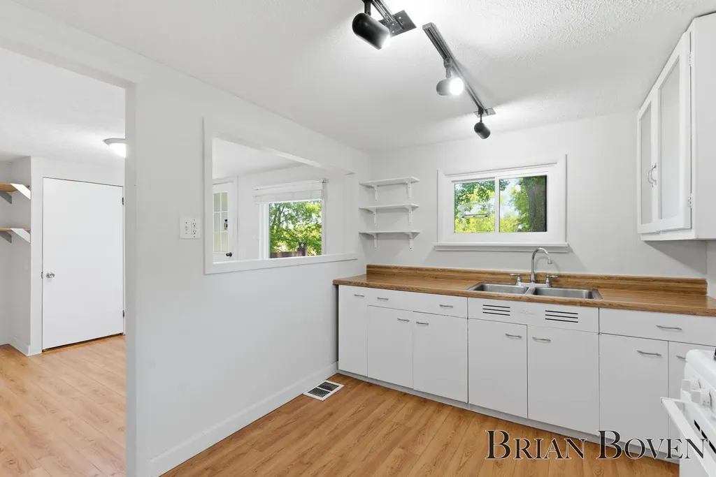 6480 Belmont Avenue NE Plainfield Charter Township MI 49306