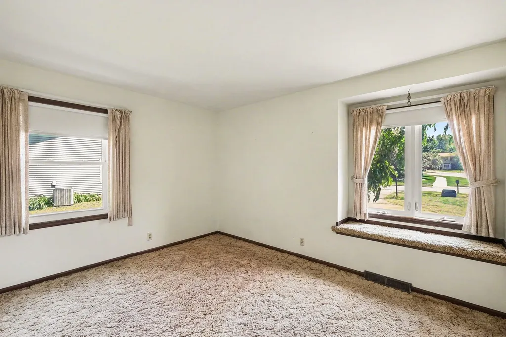 2085 Jamestown Drive SE Kentwood City MI 49508