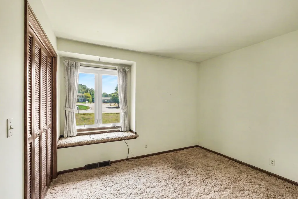 2085 Jamestown Drive SE Kentwood City MI 49508