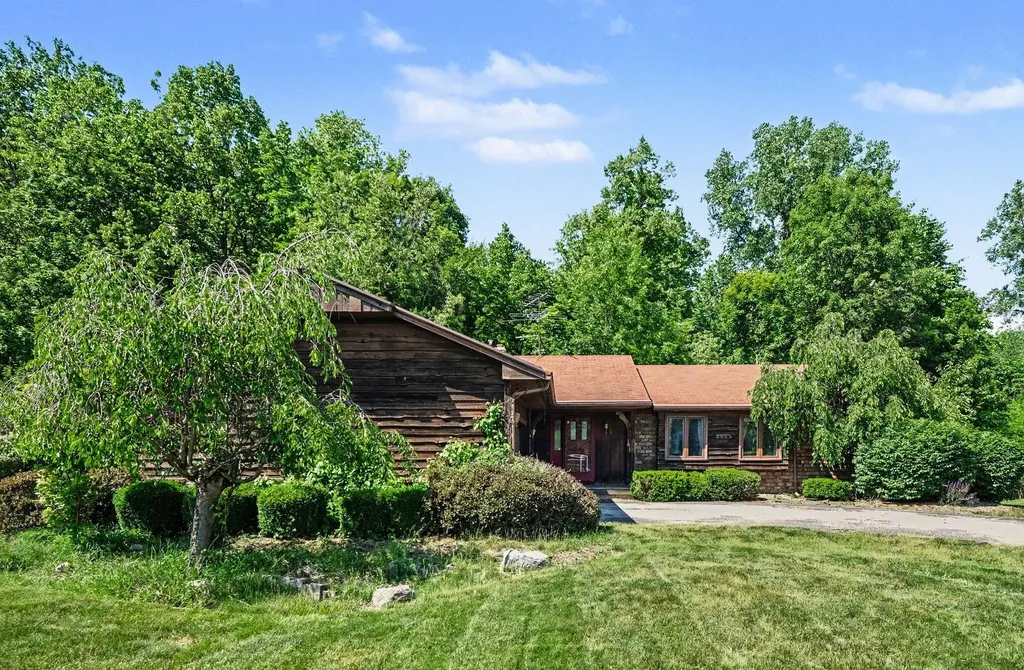 2085 Jamestown Drive SE Kentwood City MI 49508