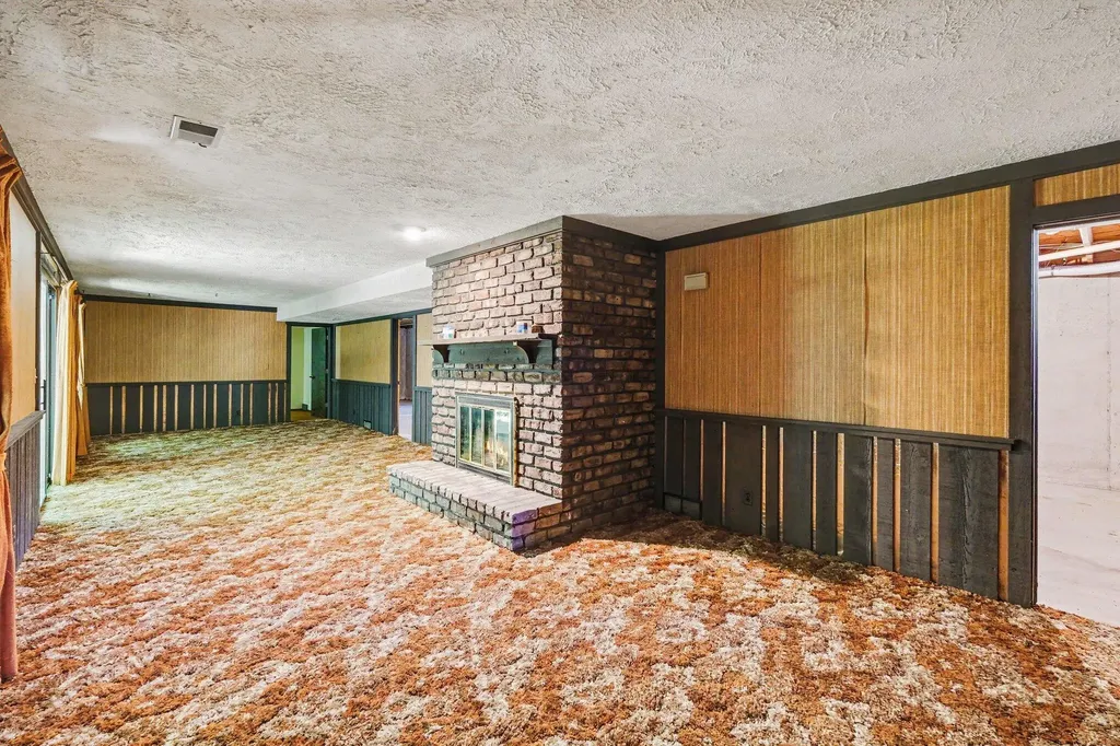 2085 Jamestown Drive SE Kentwood City MI 49508