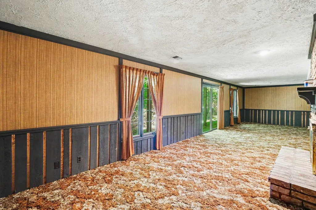 2085 Jamestown Drive SE Kentwood City MI 49508