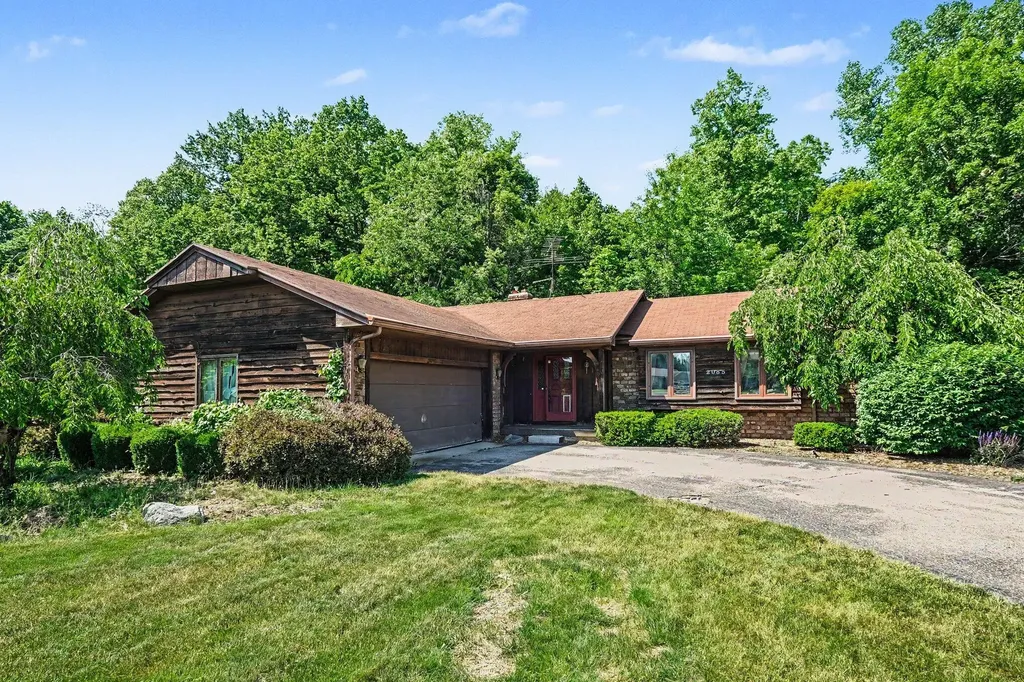 2085 Jamestown Drive SE Kentwood City MI 49508