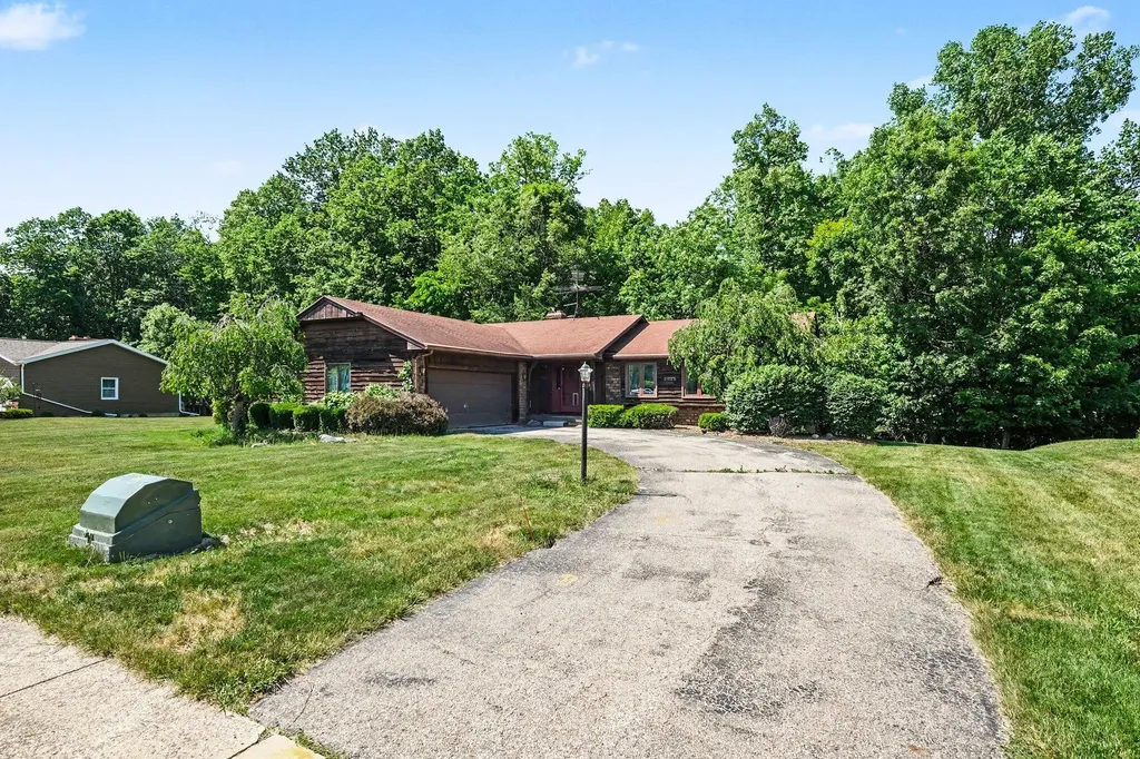 2085 Jamestown Drive SE Kentwood City MI 49508