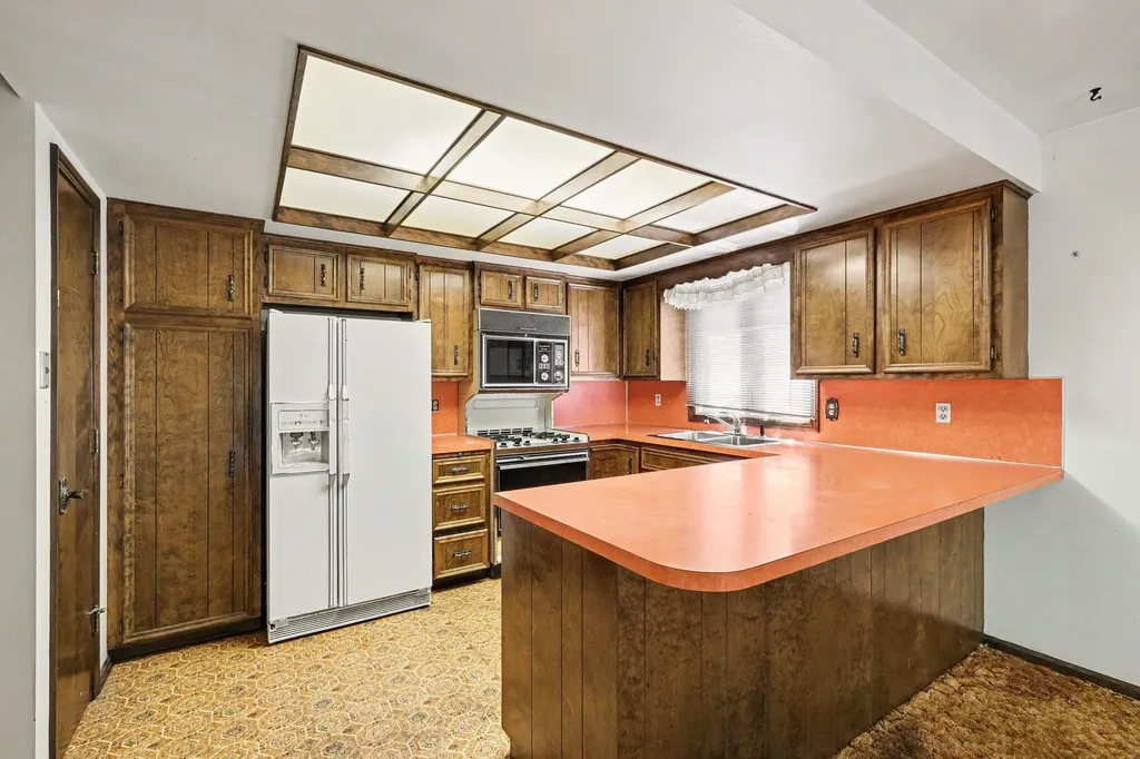 2085 Jamestown Drive SE Kentwood City MI 49508
