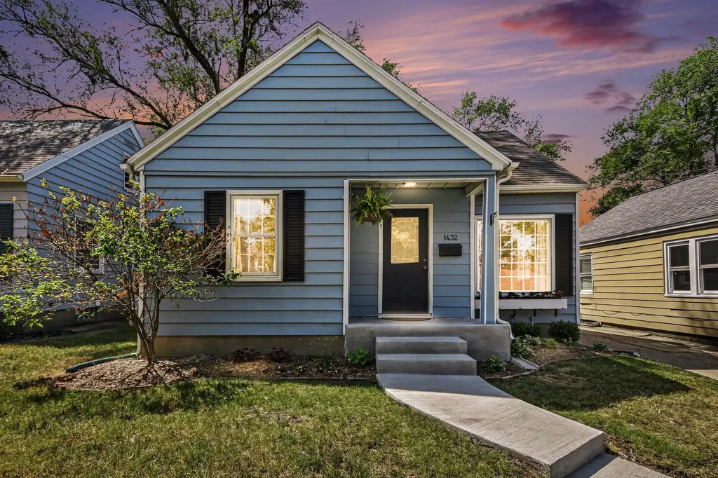 1432 Ardmore Street SE Grand Rapids City MI 49507