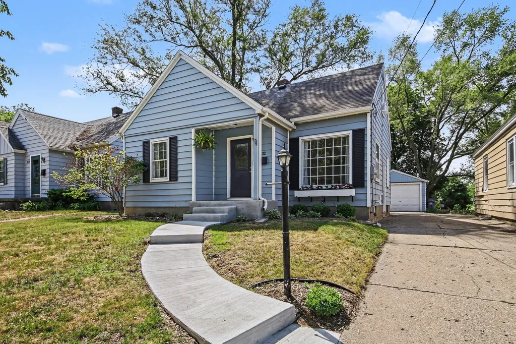1432 Ardmore Street SE Grand Rapids City MI 49507