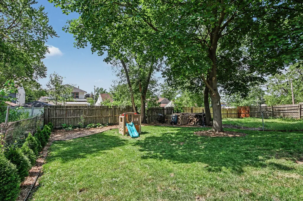 1432 Ardmore Street SE Grand Rapids City MI 49507