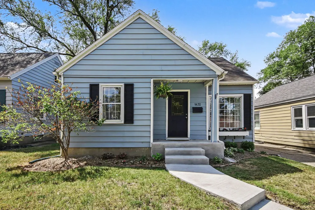 1432 Ardmore Street SE Grand Rapids City MI 49507