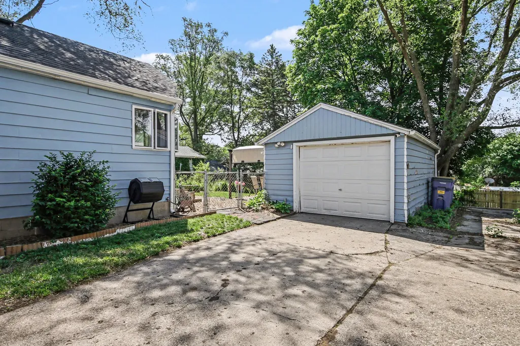 1432 Ardmore Street SE Grand Rapids City MI 49507