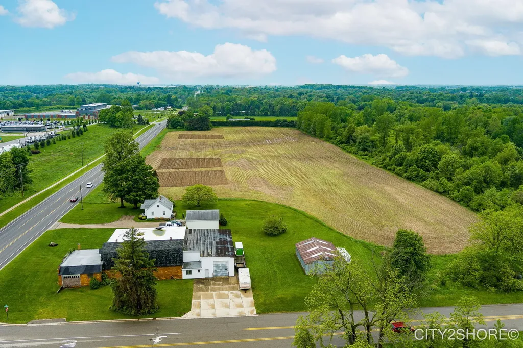 2031 4 Mile Road NW Alpine Township MI 49544