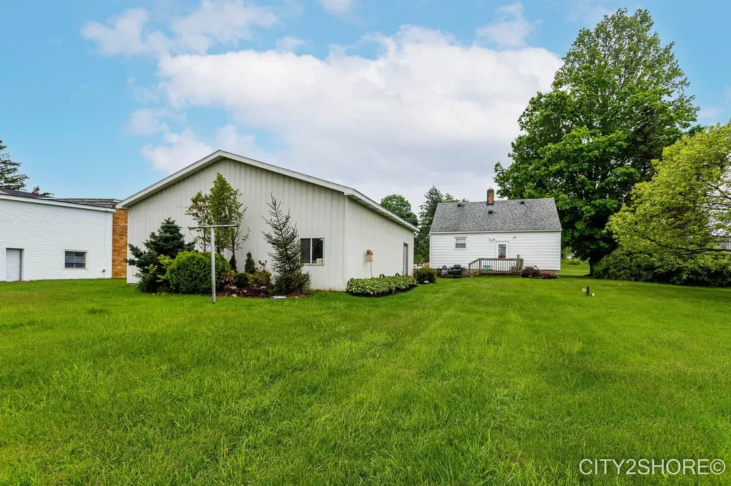 2031 4 Mile Road NW Alpine Township MI 49544