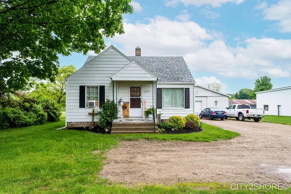 2031 4 Mile Road NW Alpine Township MI 49544