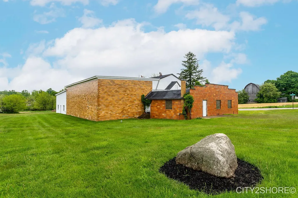 2031 4 Mile Road NW Alpine Township MI 49544