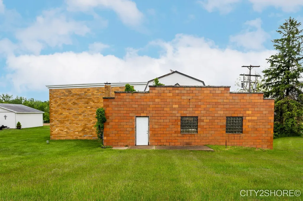 2031 4 Mile Road NW Alpine Township MI 49544