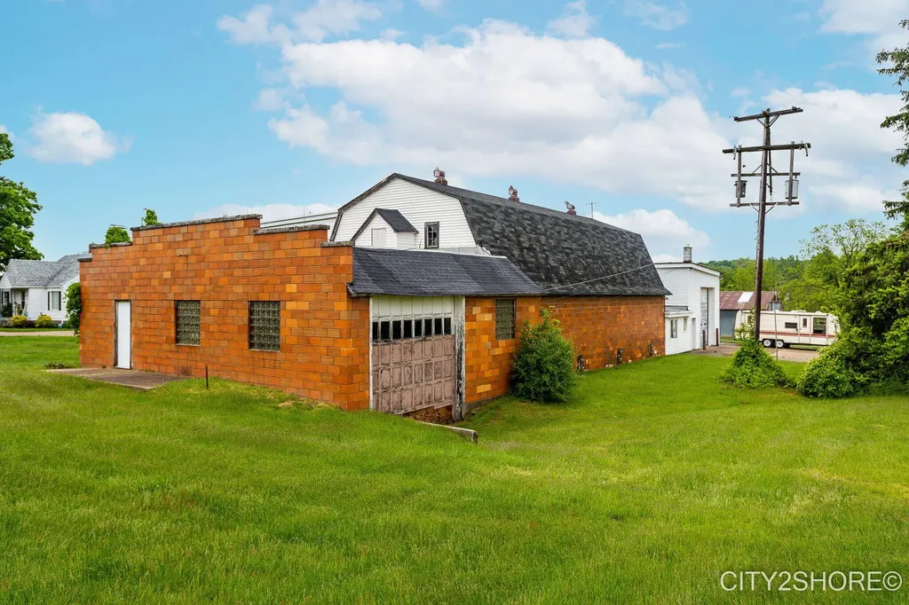 2031 4 Mile Road NW Alpine Township MI 49544