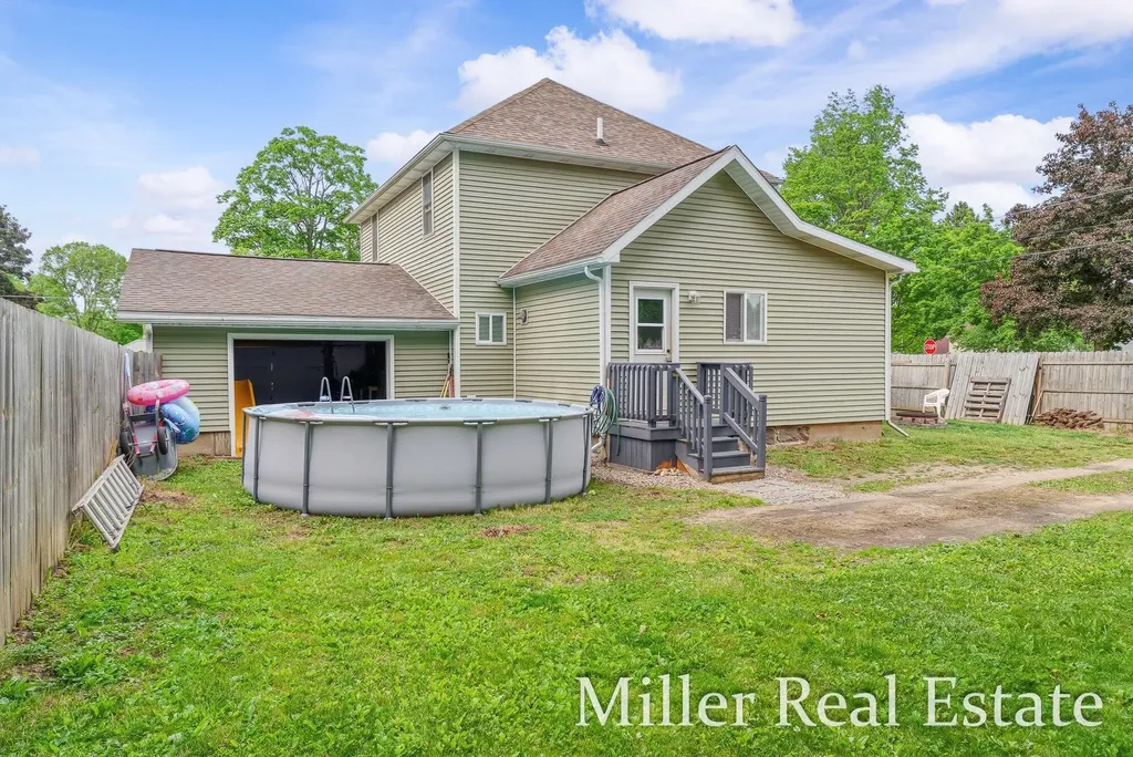636 E Madison Street Hastings City MI 49058