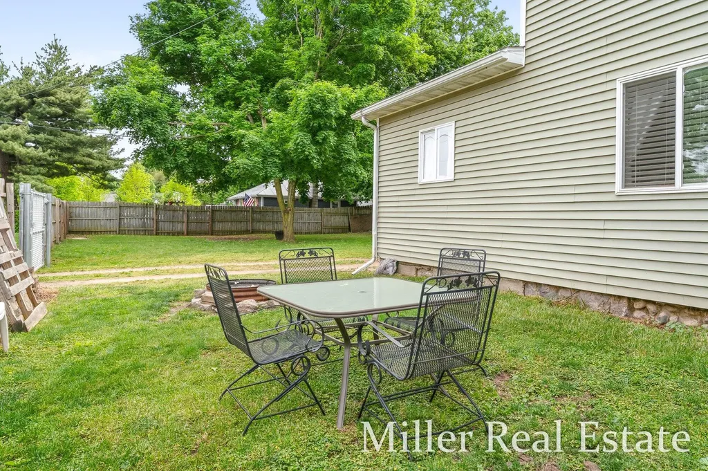 636 E Madison Street Hastings City MI 49058