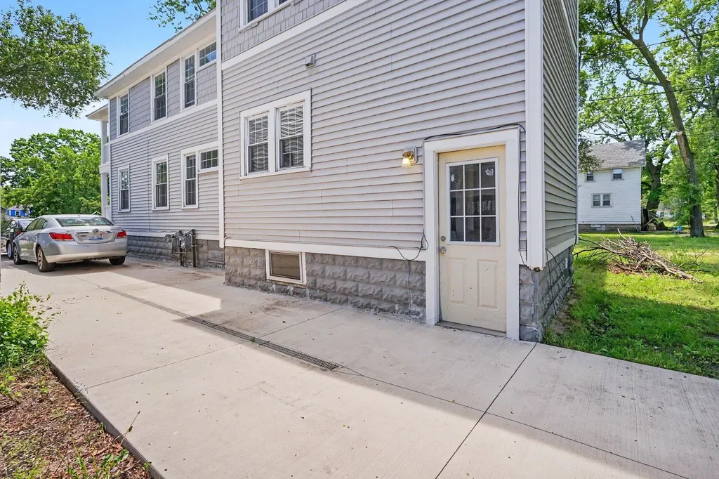 344 Monroe Avenue Muskegon City MI 49441