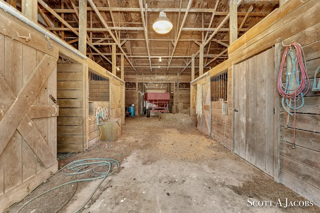 1125 Chaput Drive Orient Township MI 49679