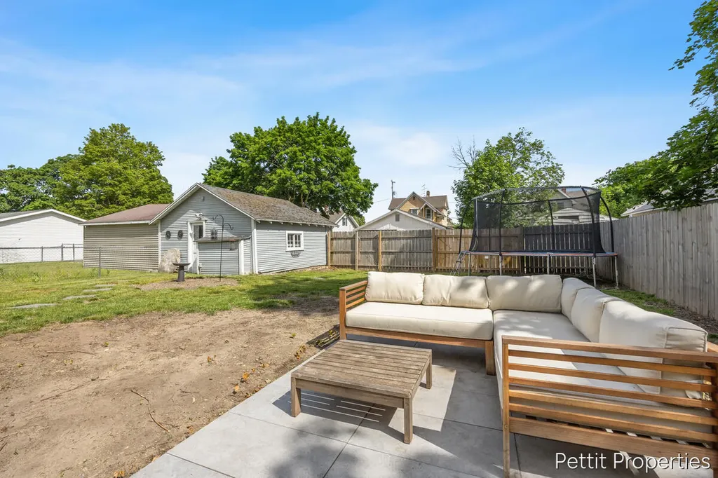 3897 Grand Street SW Grandville City MI 49418