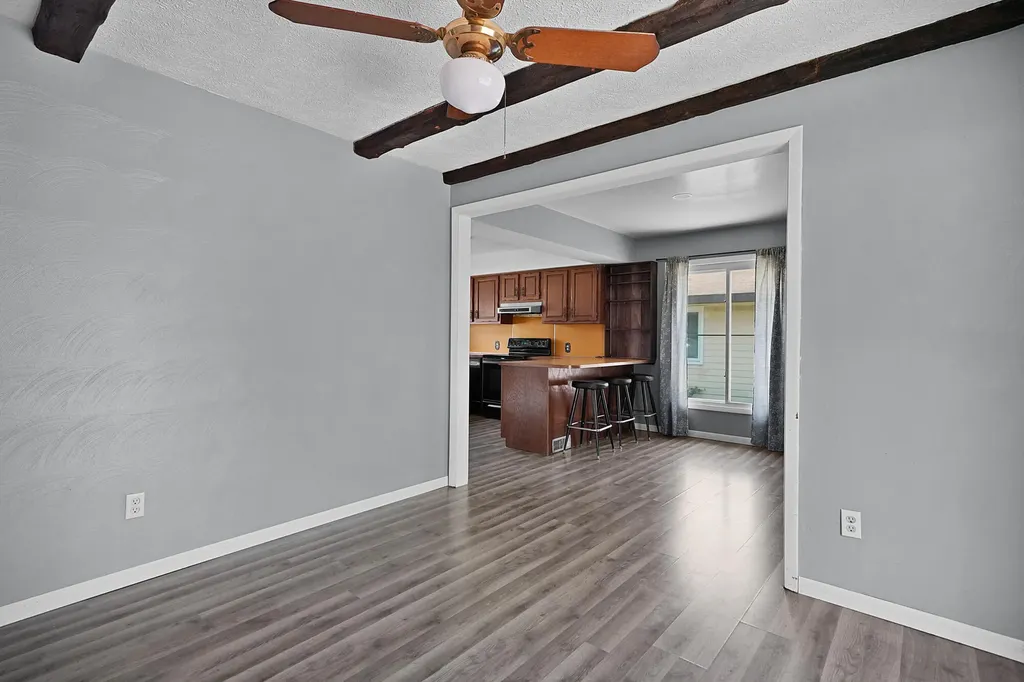 631 Oakcrest Street SW Kent City Village MI 49509