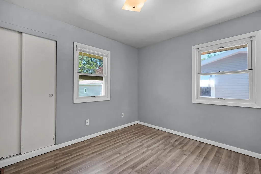 631 Oakcrest Street SW Kent City Village MI 49509