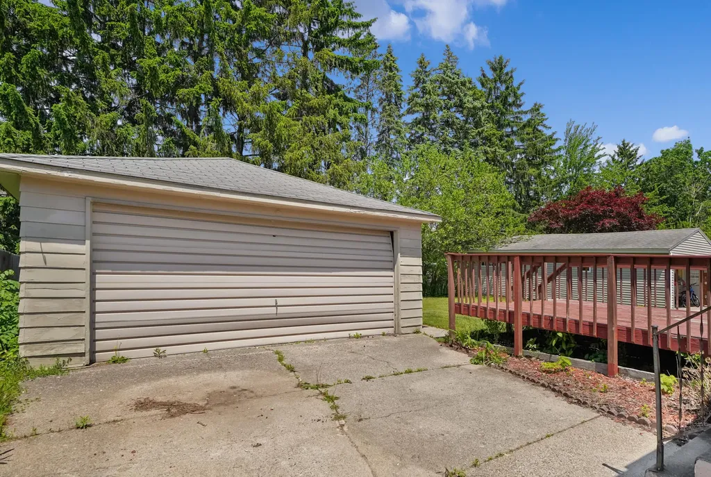 631 Oakcrest Street SW Kent City Village MI 49509