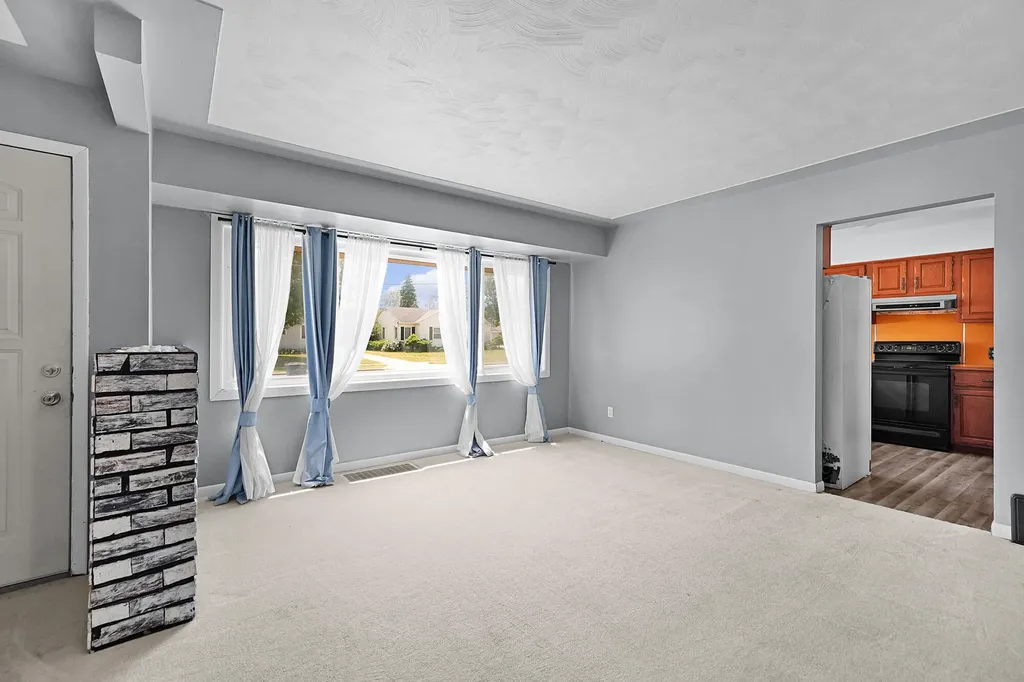 631 Oakcrest Street SW Kent City Village MI 49509