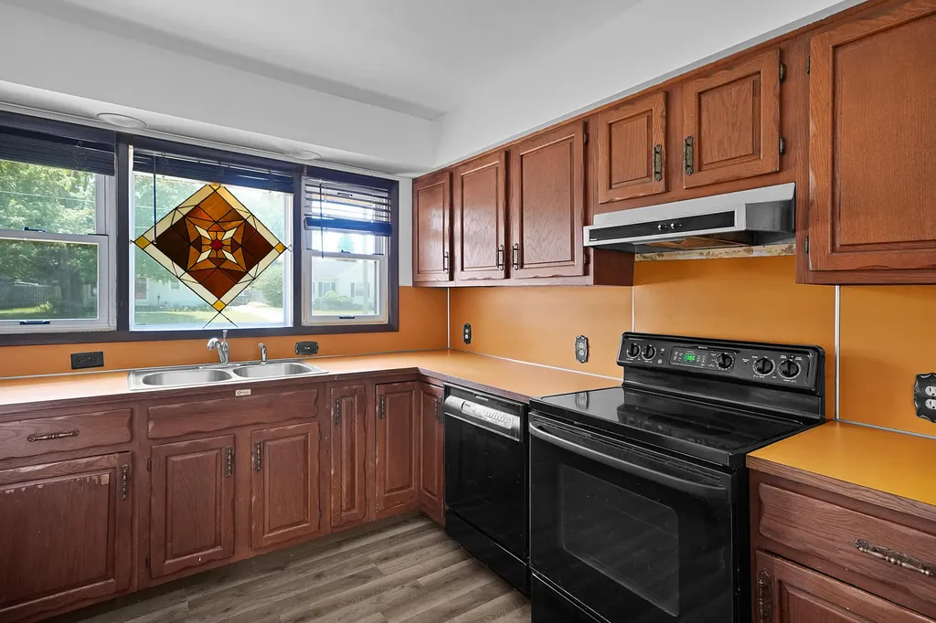 631 Oakcrest Street SW Kent City Village MI 49509