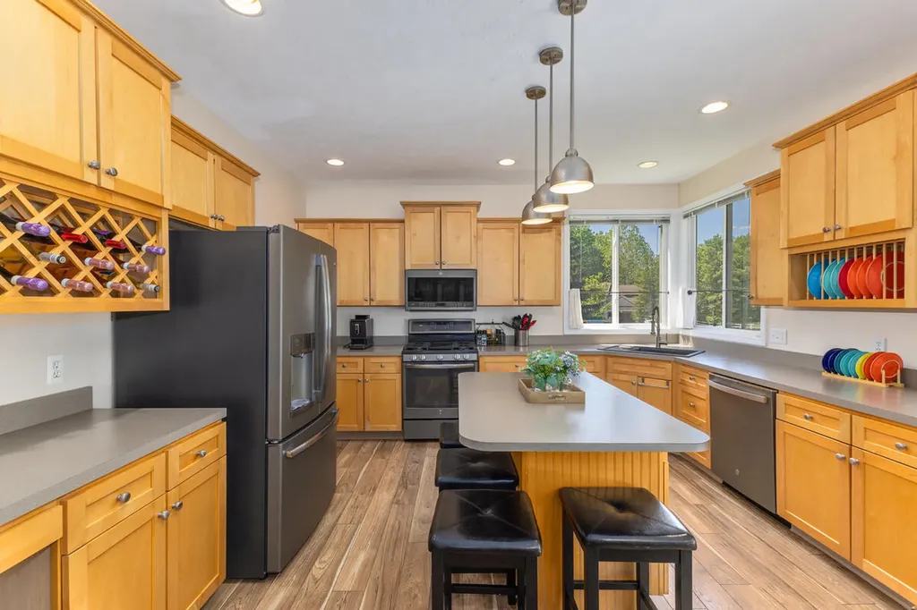 3457 N Meadow Grove Drive SE Kentwood City MI 49512