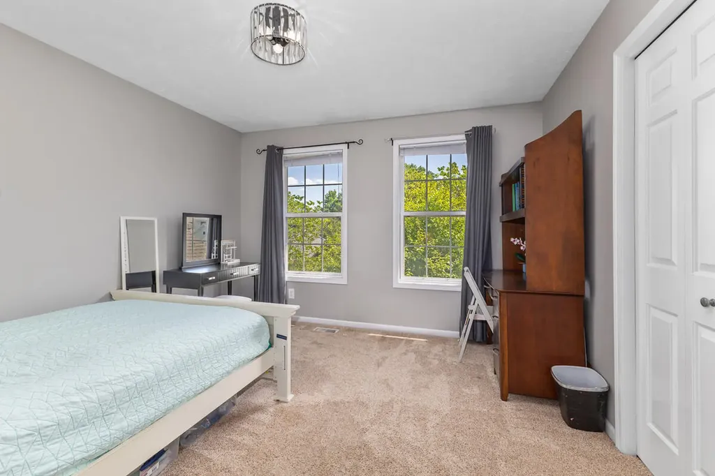 3457 N Meadow Grove Drive SE Kentwood City MI 49512