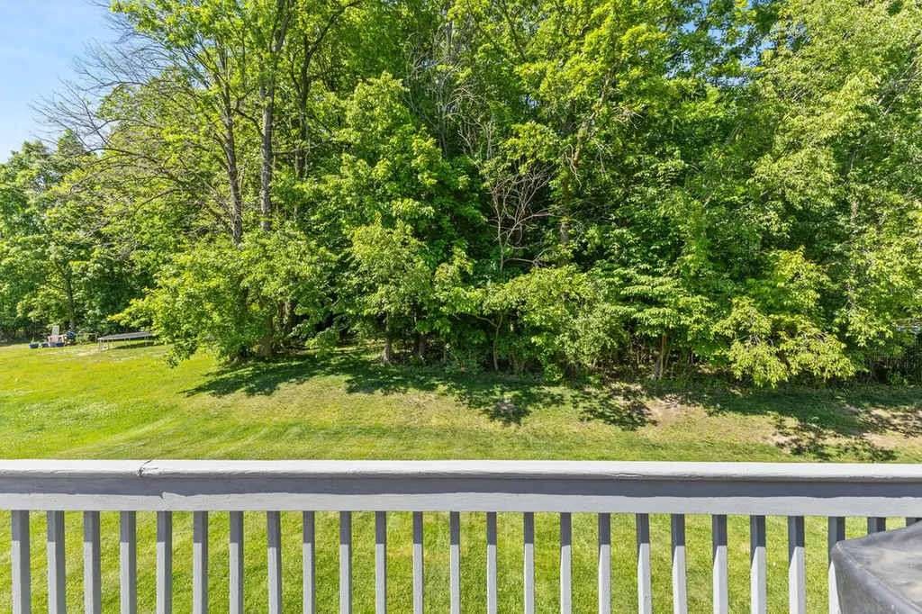 3457 N Meadow Grove Drive SE Kentwood City MI 49512