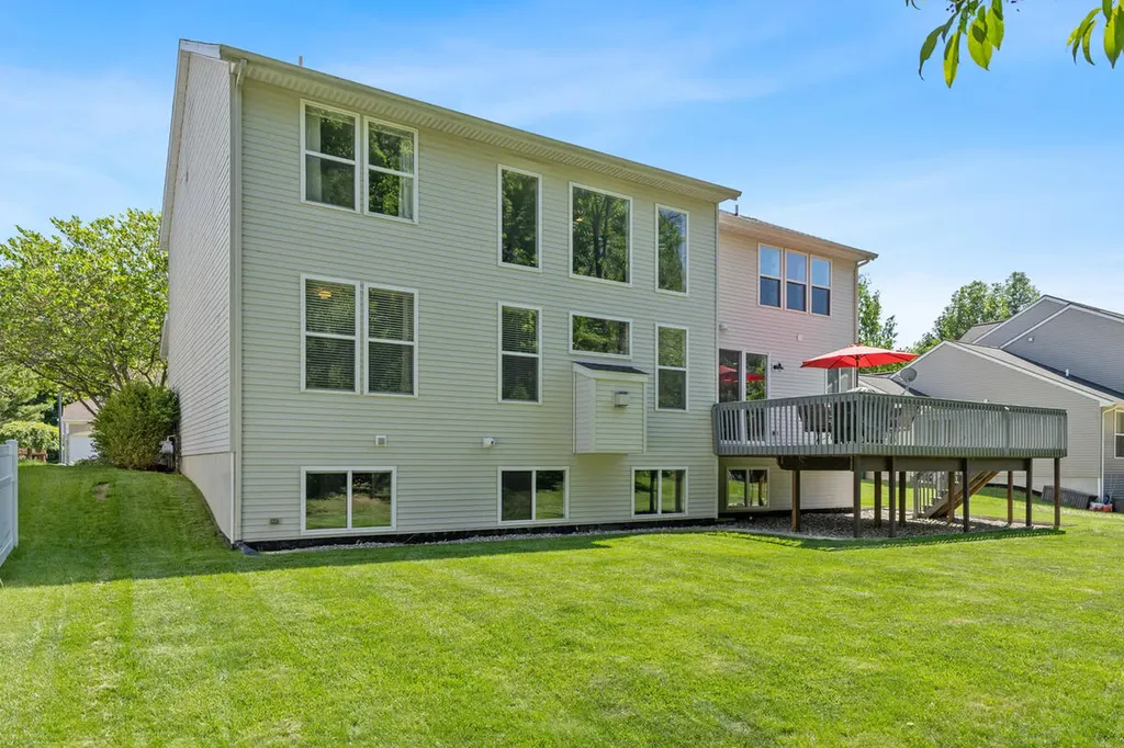 3457 N Meadow Grove Drive SE Kentwood City MI 49512