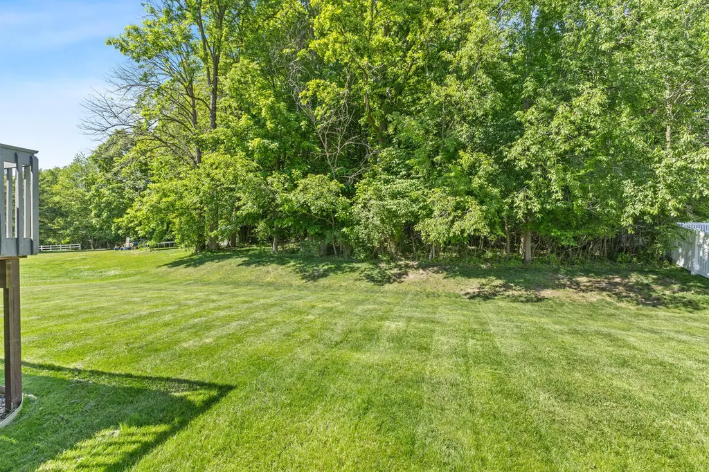 3457 N Meadow Grove Drive SE Kentwood City MI 49512